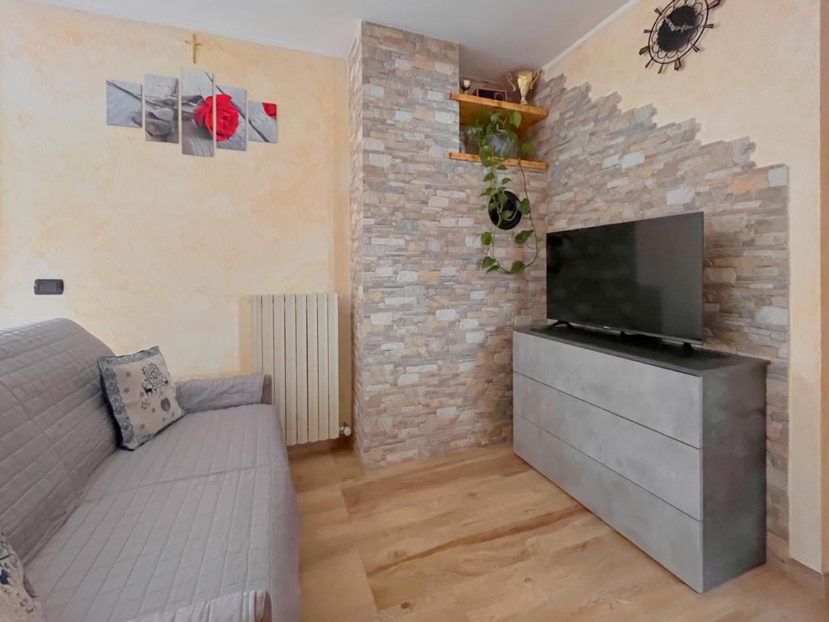 Skyrim Apartment - City Centre Λιβίνιο Εξωτερικό φωτογραφία